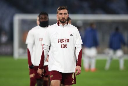 Bryan Cristante warming up