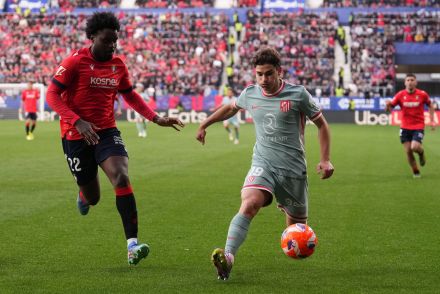 Enzo Boyomo in action for Osasuna