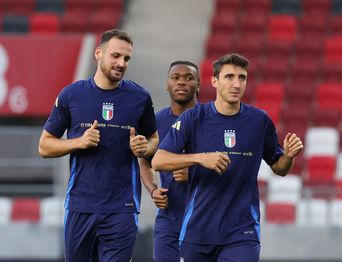 Andrea Cambiaso and Federico Gatti with the Italian national team