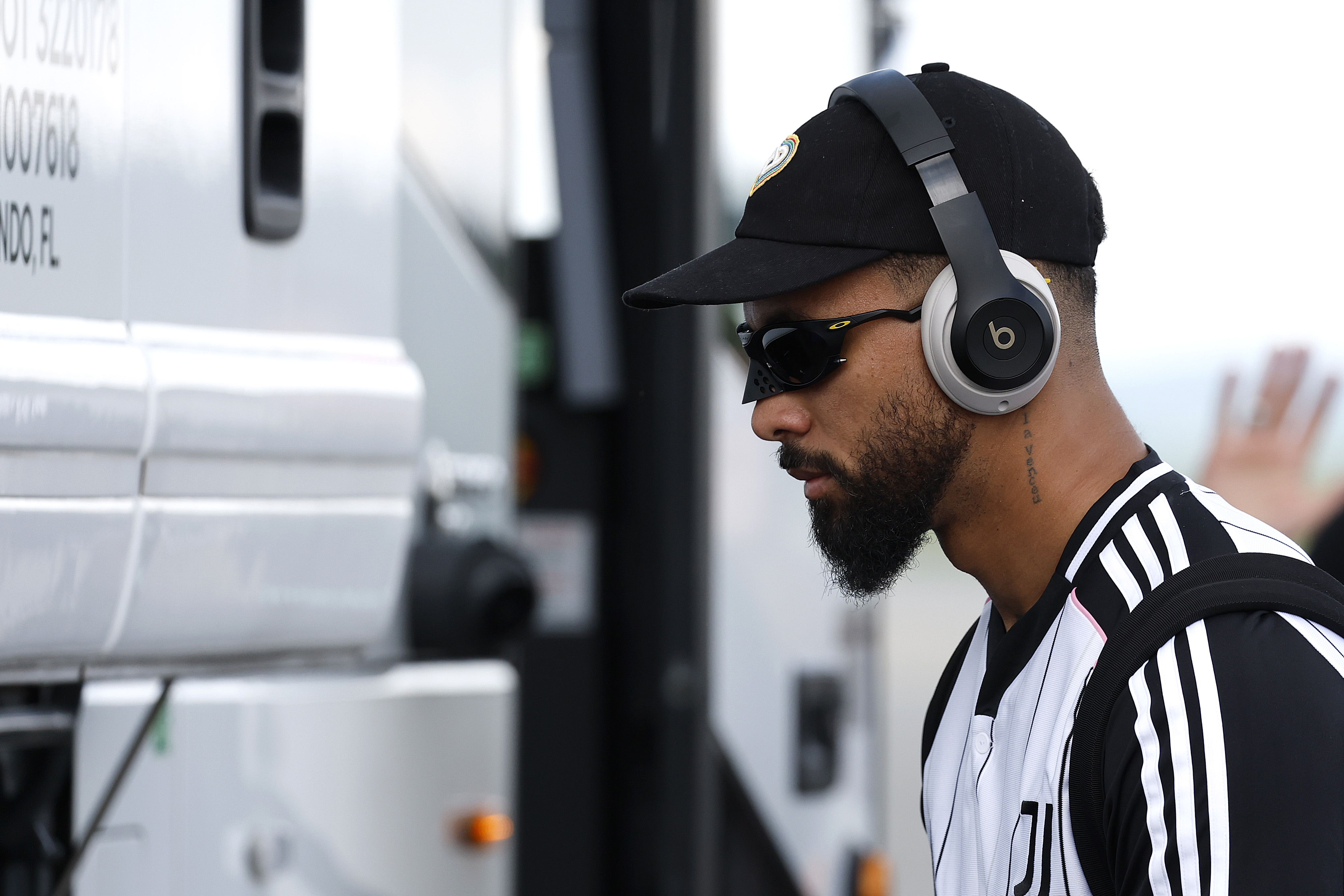 Everton join West Ham in the race for Juve wantaway