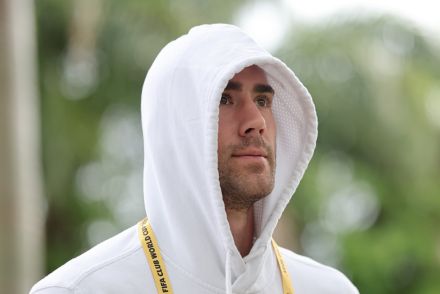 Dusan Vlahovic looking on