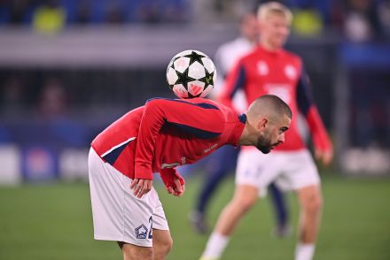 Edon Zhegrova warming up