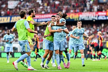 Dusan Vlahovic celebrates with his Juventus teammates