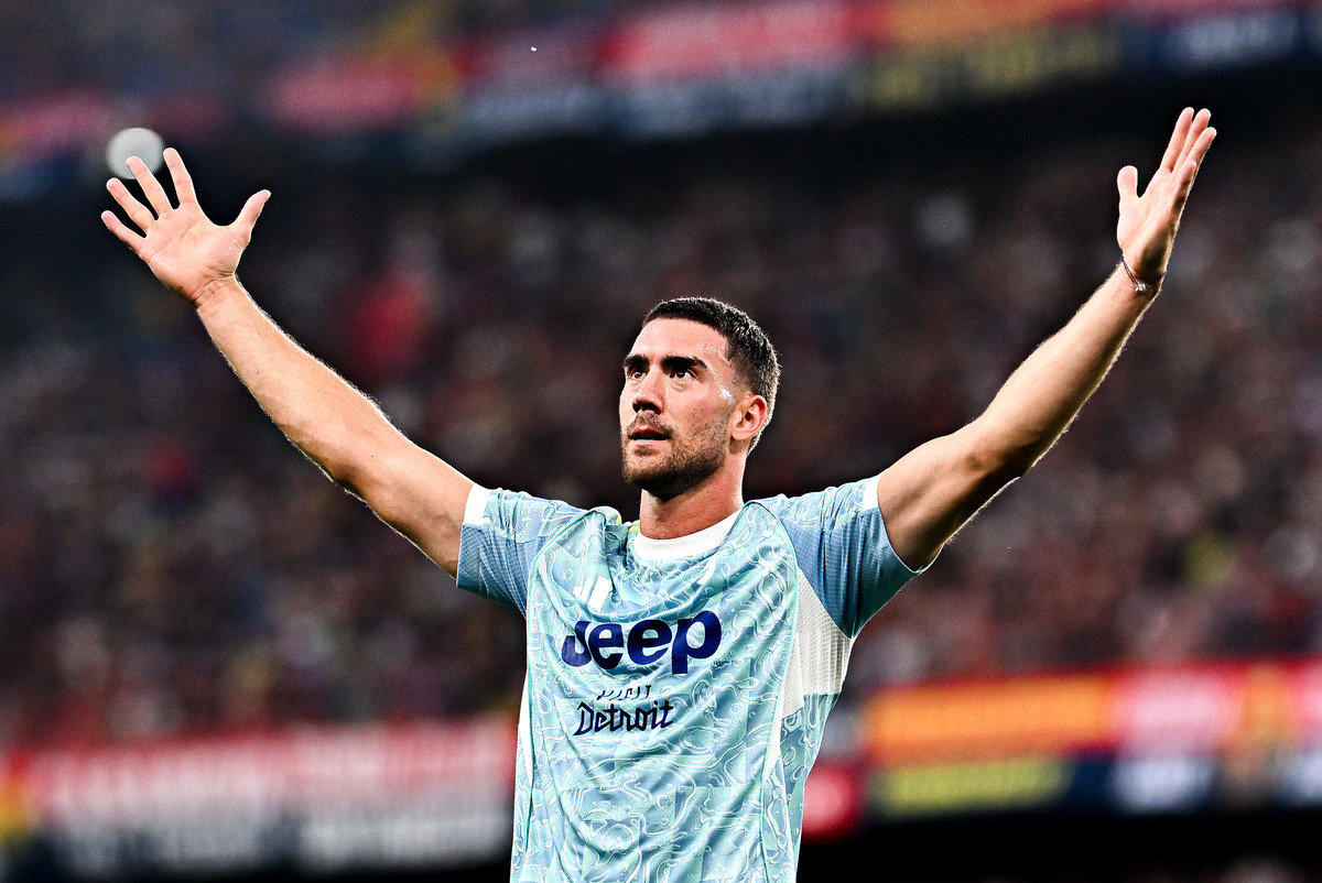 Dusan Vlahovic celebrates scoring against Genoa