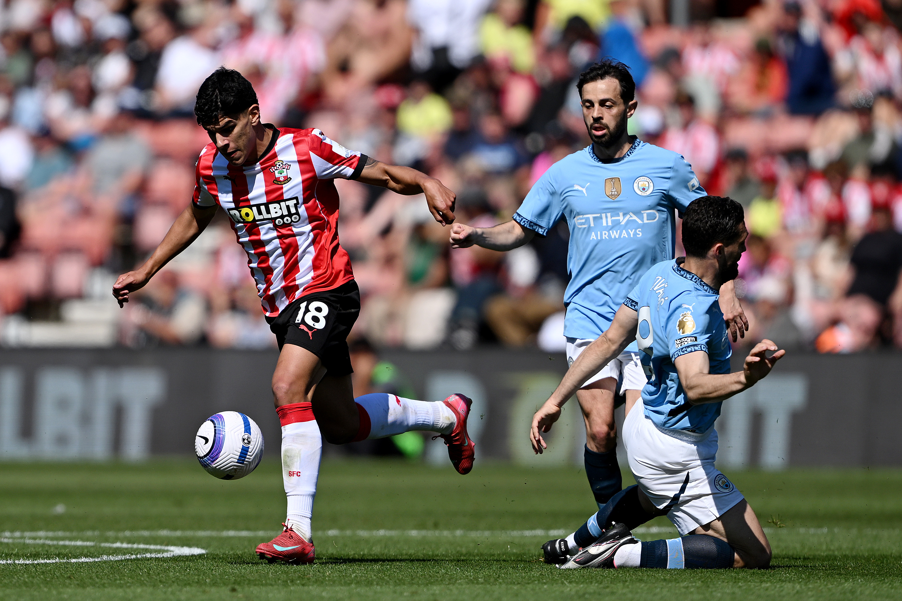 Juventus in four-horse race for Southampton midfielder
