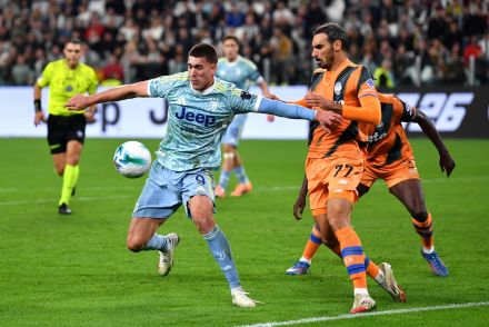 Dusan Vlahovic in action against Atalanta
