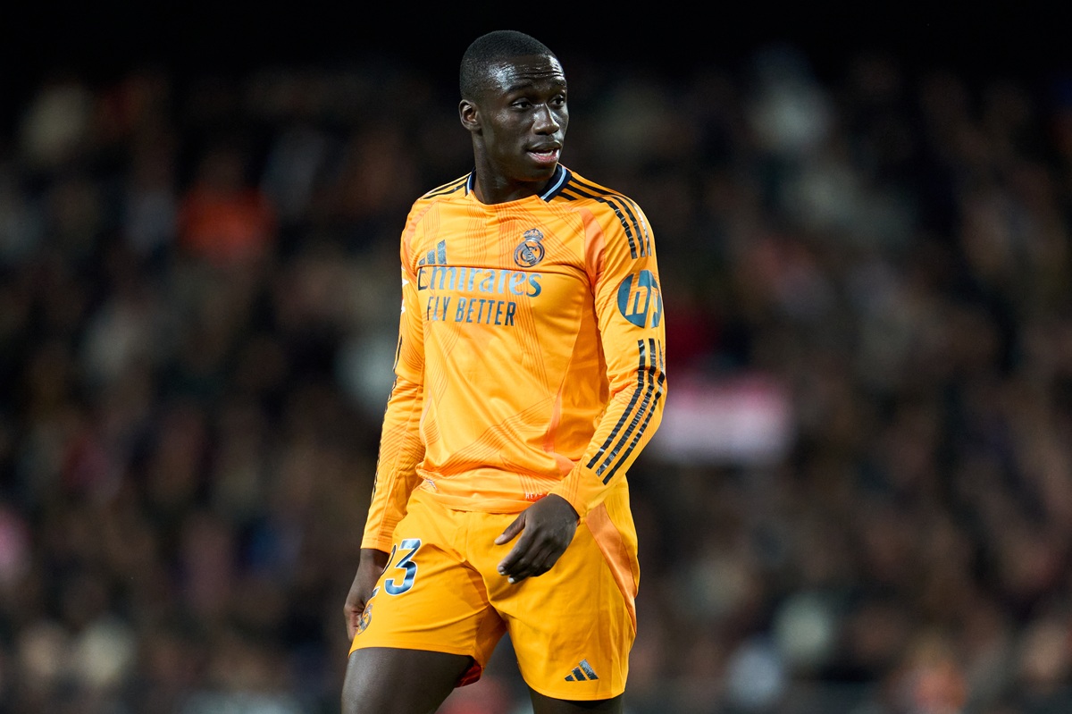 انتقال مدافع فرانسوی ممکن است؟