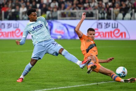 Juan Cabal scoring against Atalanta