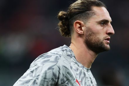 Adrien Rabiot warming up