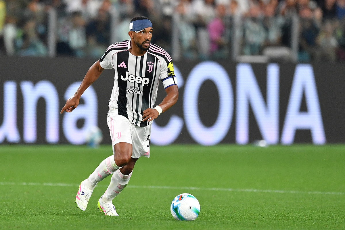 Gleison Bremer in action for Juventus