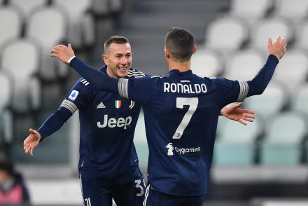 Federico Bernardeschi celebrating with Cristiano Ronaldo