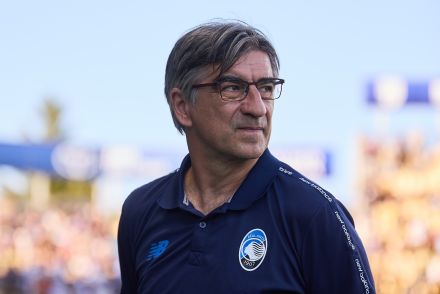 Atalanta coach Ivan Juric on the sidelines