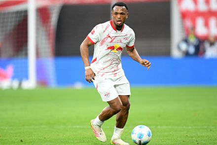 Lois Openda in action for Leipzig