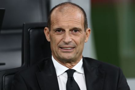 Max Allegri in the dugout