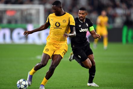 Gleison Bremer in action for Juventus