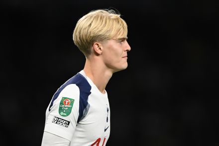 Lucas Bergvall in action for Spurs