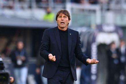 Antonio Conte on the sidelines