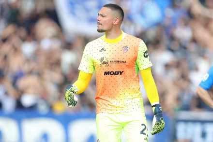 Elia Caprile in goal for Cagliari