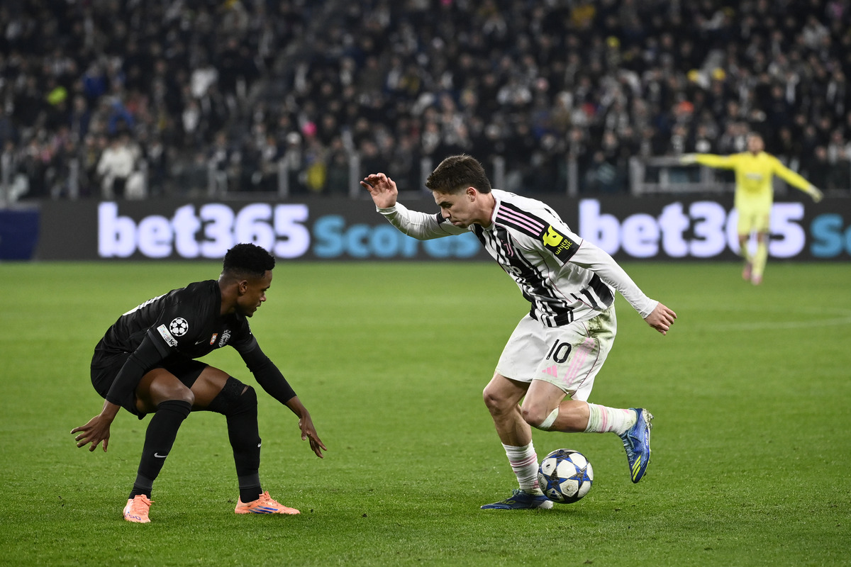 How many points Juventus need to qualify for Champions League playoffs