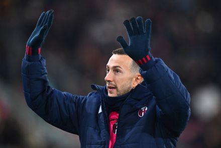 Federico Bernardeschi saluting Juventus fans