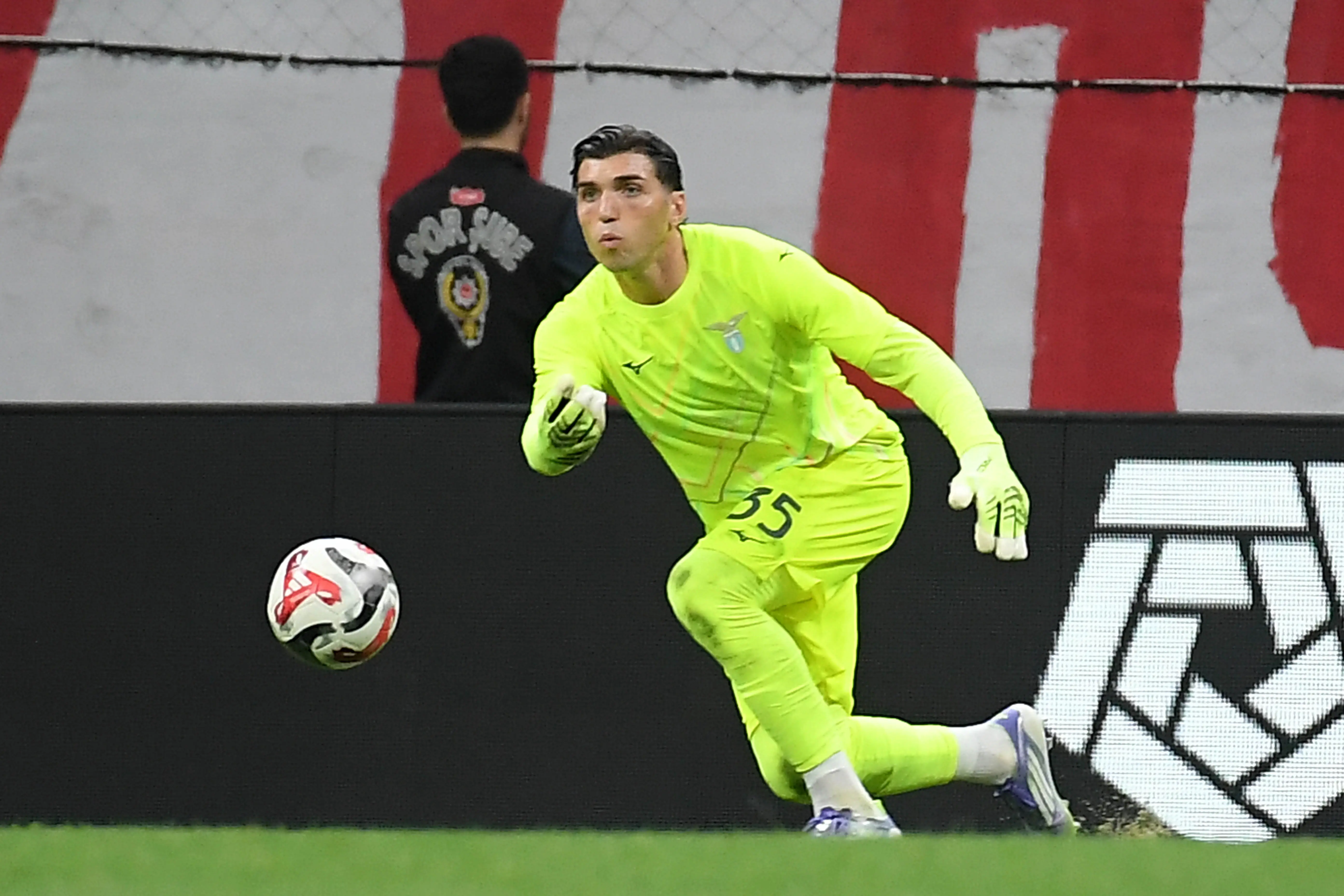 یوونتوس با کریستوس مانداس برای جانشینی پرین تماس گرفت