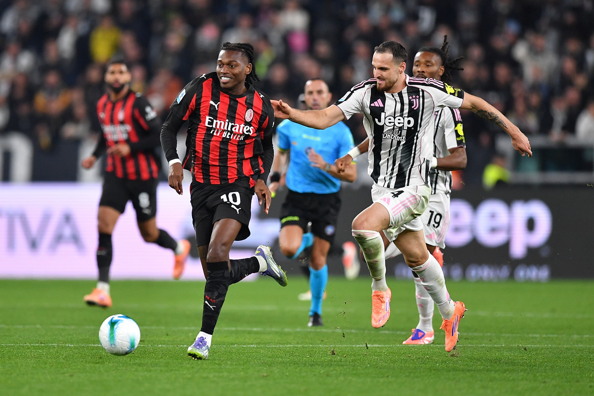 Report: Juventus & Milan pondering swap deal involving two Italian internationals