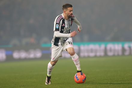 Edon Zhegrova in action for Juventus