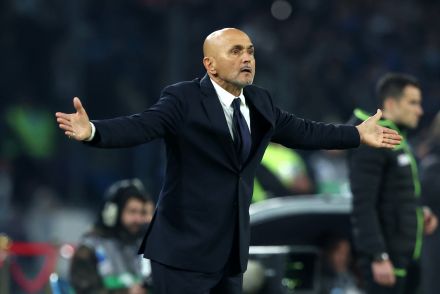 Luciano Spalletti on the sidelines