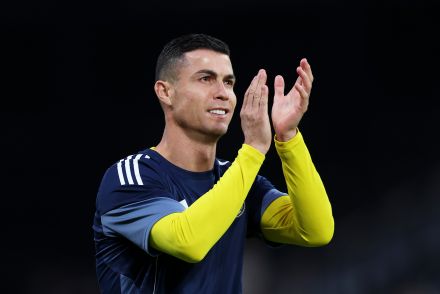 Cristiano Ronaldo applauding