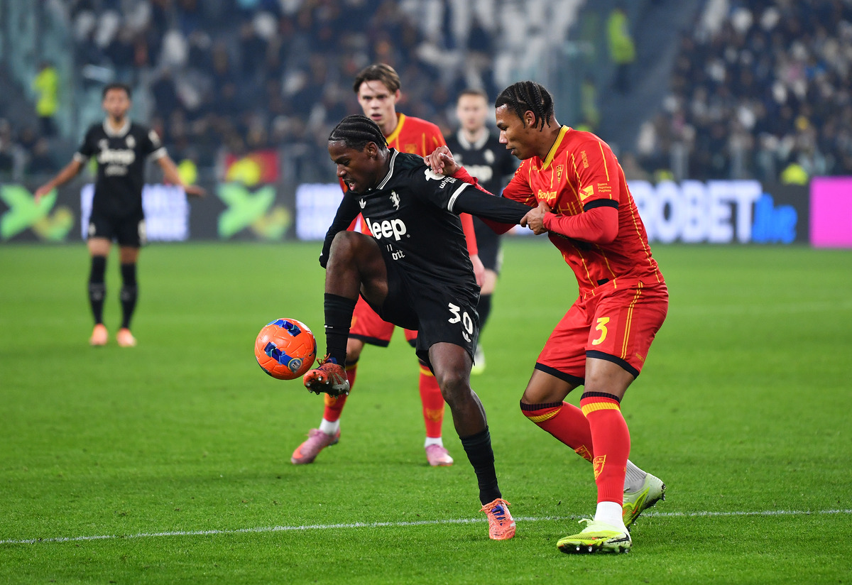 Canada manager discusses David’s struggles at Juventus