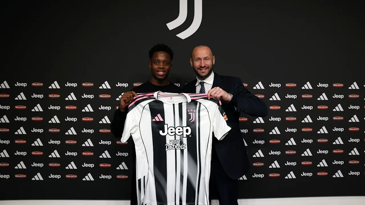 Official: Juventus sign young Manchester City striker until 2029