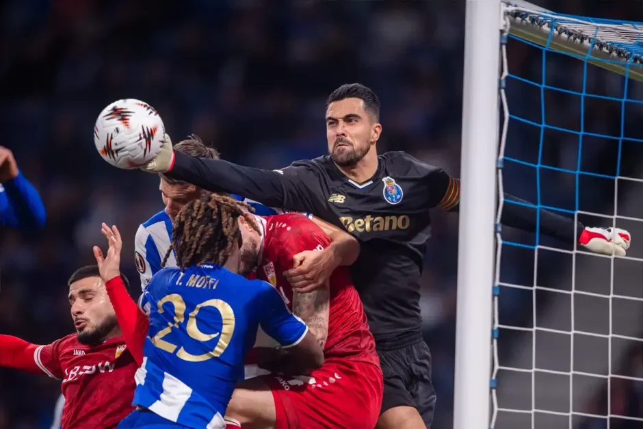 Juventus could sign FC Porto keeper Diogo Costa, according to a report