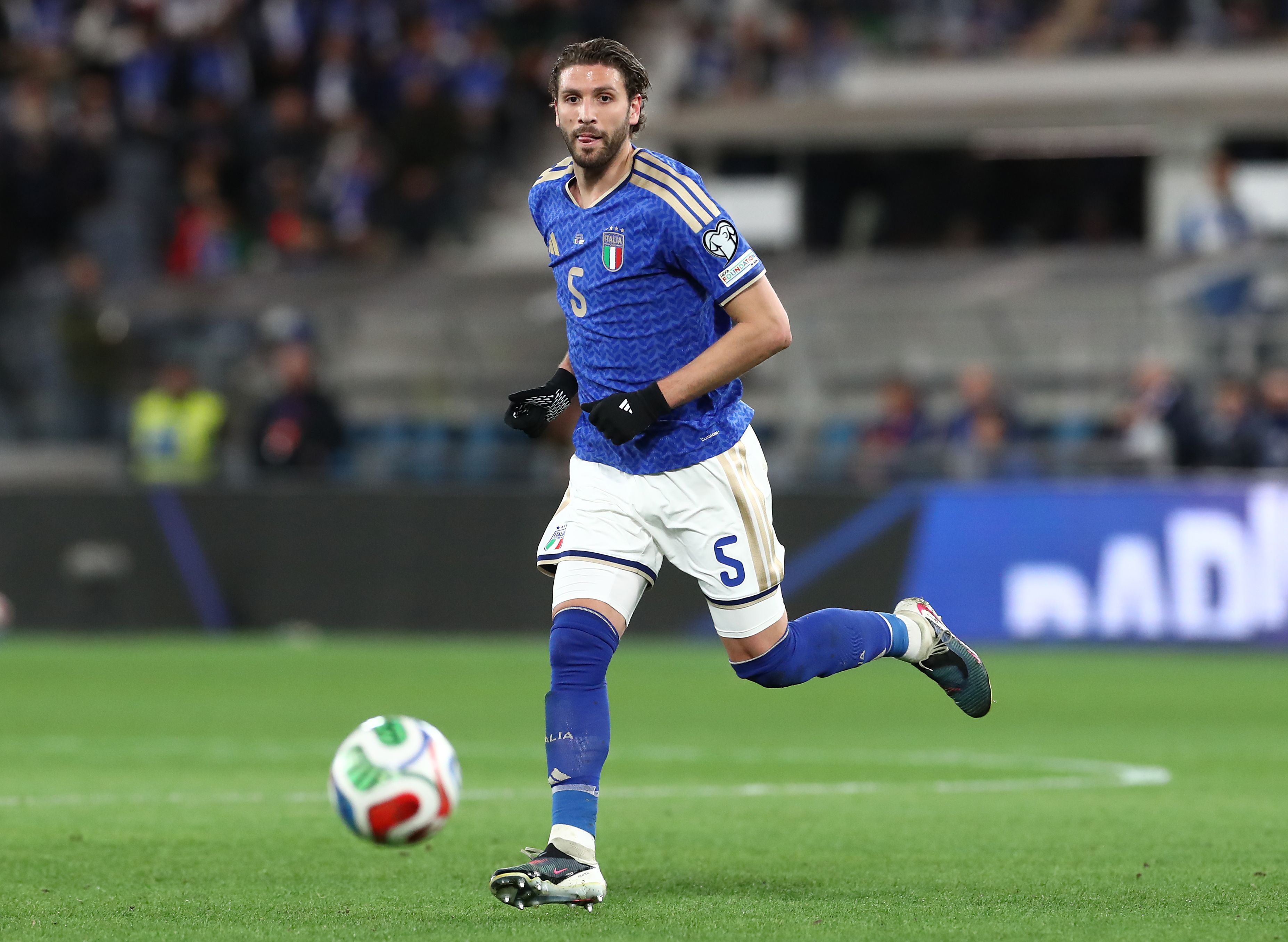 Manuel Locatelli in action for Italy