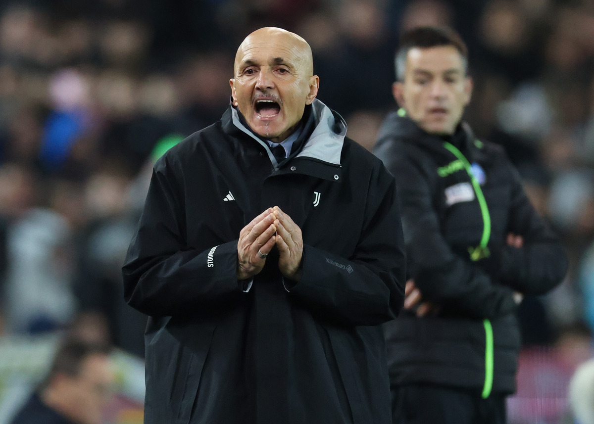 Luciano Spalletti irritated with the officiating