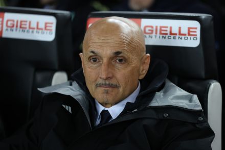 Luciano Spalletti in the dugout