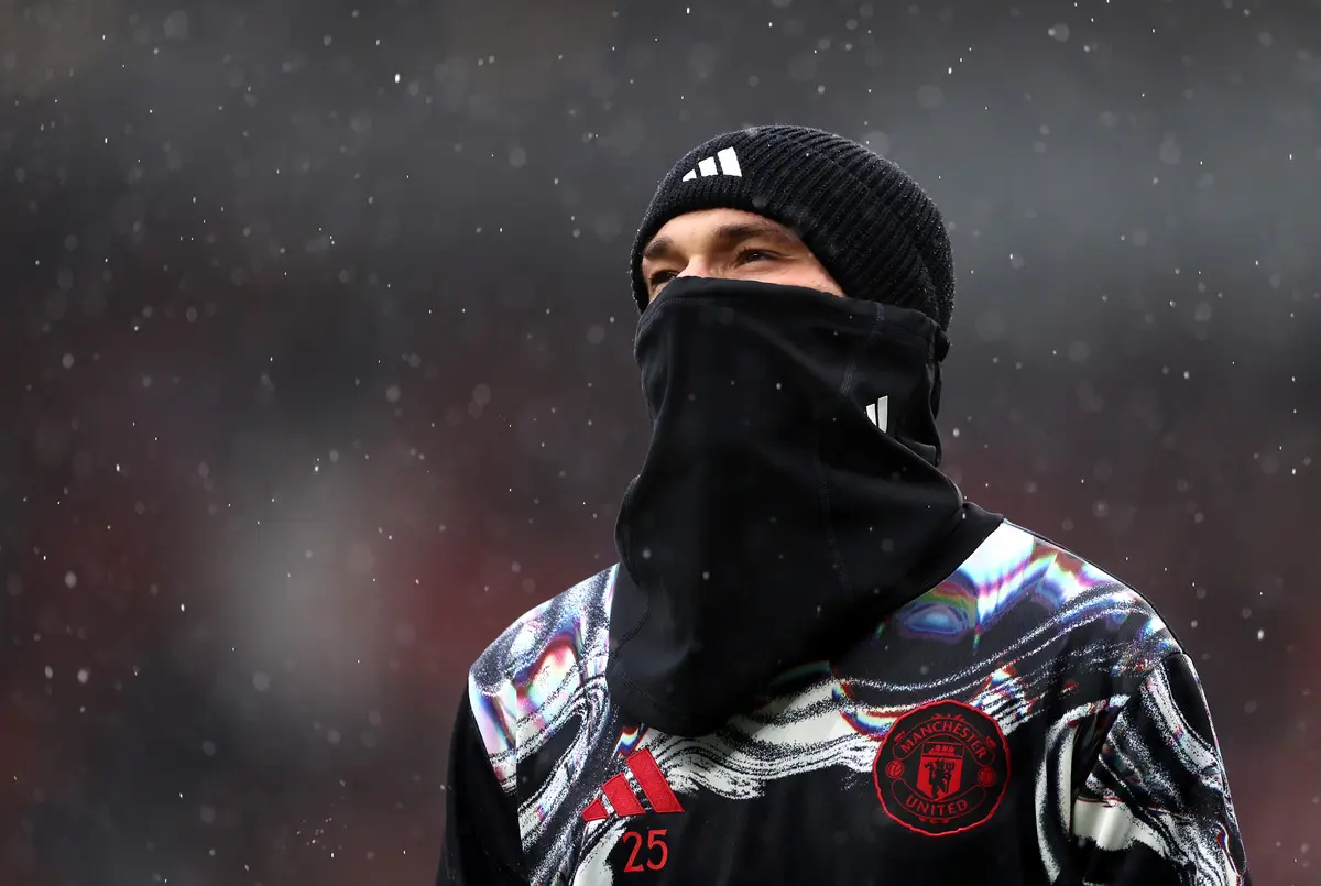 مانوئل اوگارته در بازی منچستریونایتد