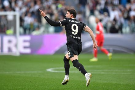 Dusan Vlahovic celebrates his goals against Verona