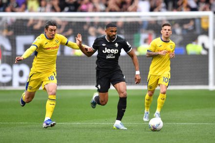 Gleison Bremer in action against Hellas Verona