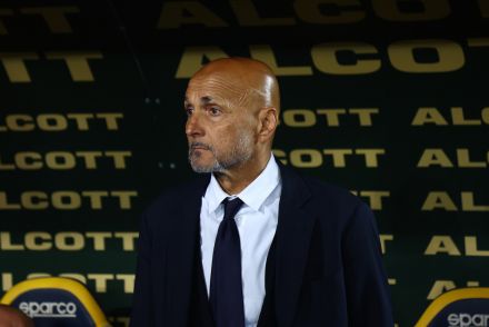 Luciano Spalletti in the dugout